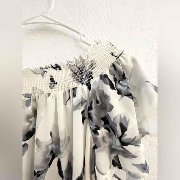 Off-Shoulder Ruffle Top with Keyhole Back in White - Picture 4 of 6